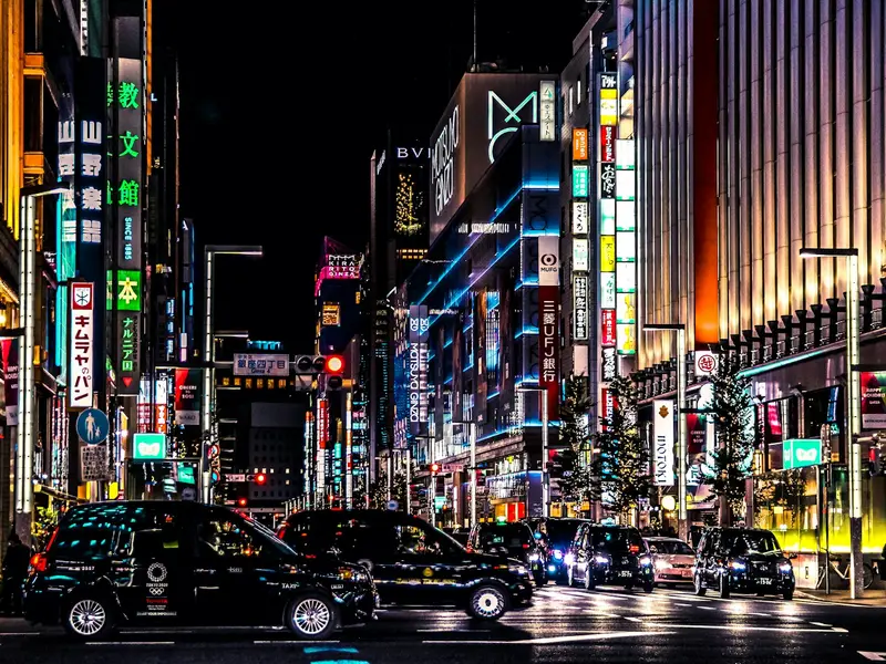 Ginza street at night (symbol image)