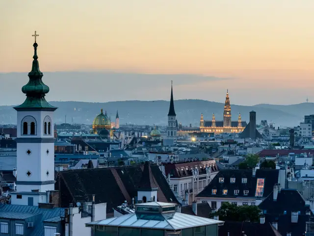 Wien von oben bei Sonnenuntergang